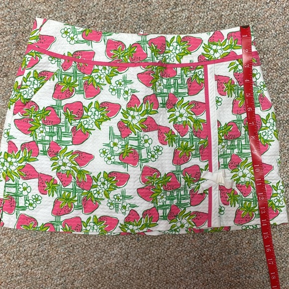 Lilly Pulitzer skort - Picture 3 of 4